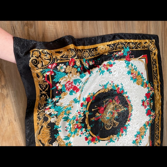 Black and Gold Instrument Scarf - Picture 5 of 10